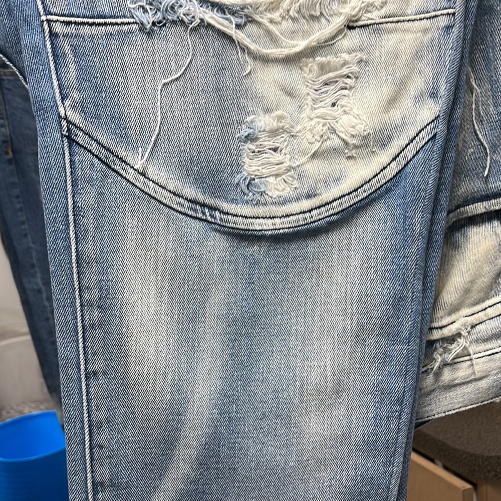 Jeans - Picture 2 of 4